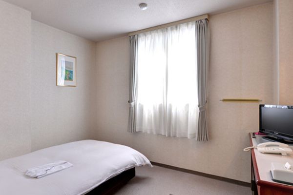 Ekimae Hotel New Rest (Hirosaki-shi)